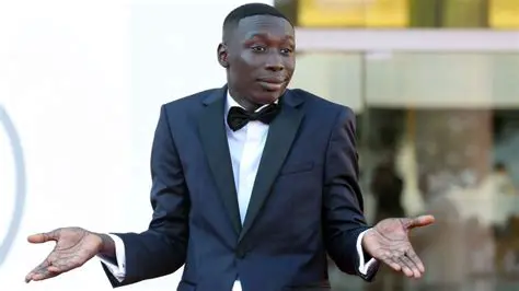 Khaby Lame: Az internetes jelenség útja a TikTok csúcsára